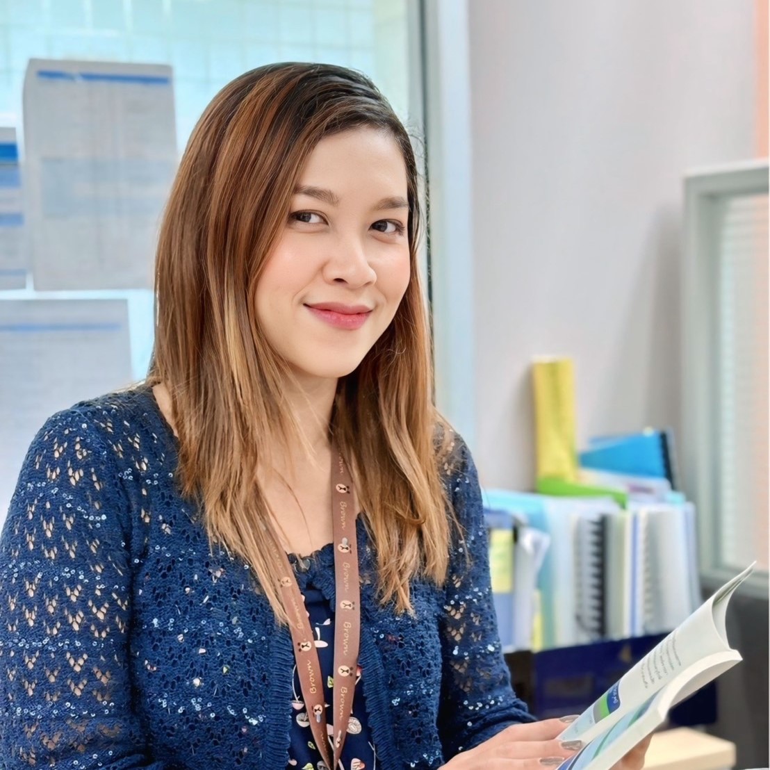 นางสาวรัชพร 